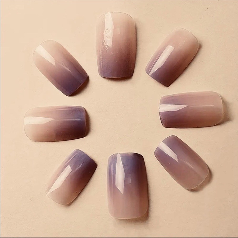 24 Piece Pink and Gray Ombre Press on Nails - Picture 2 of 7